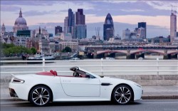 Aston Martin V12 Vantage Roadster 2013